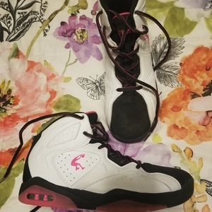 Big Girls Size 5 Shaq Basketball Shoes